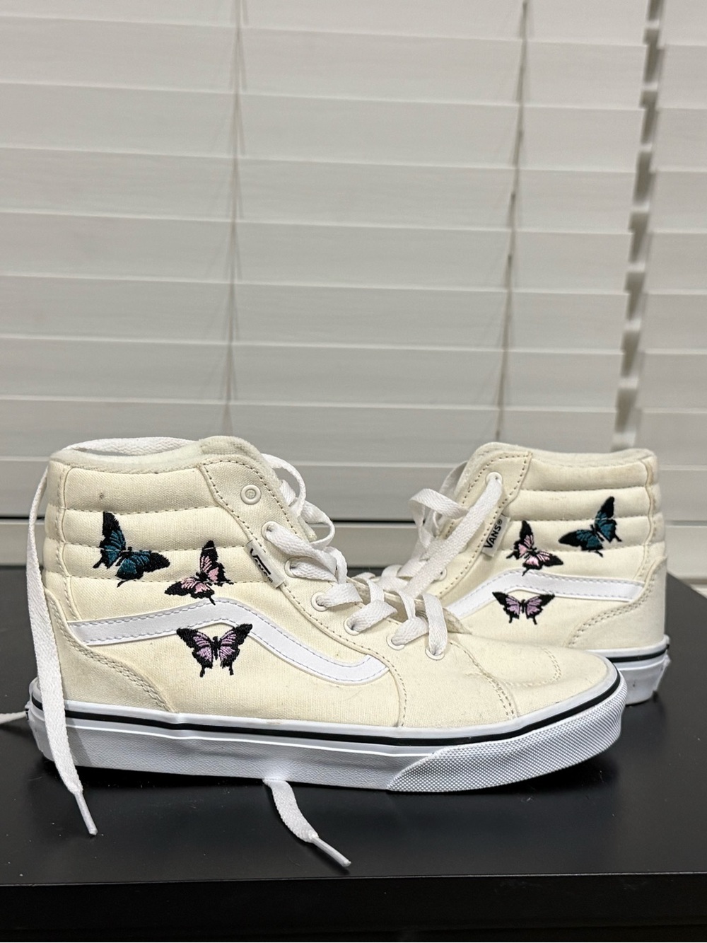 Vans Kids High-Top Sneakers in Cream with Multicolor Butterfly Embroidery